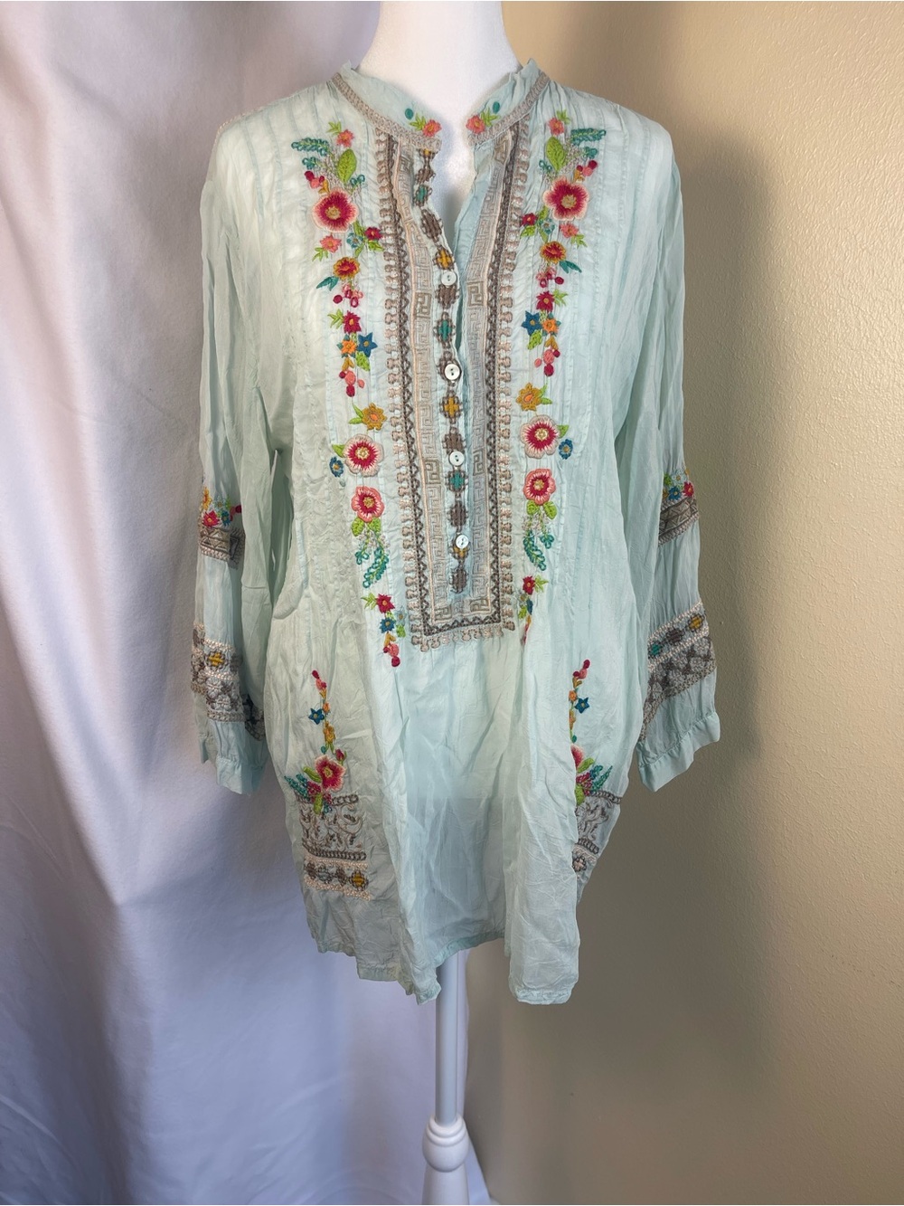 Johnny Was Floral Embroidered Boho Tunic Top M Semi Sheer Mint Cupra Rayon Luxe